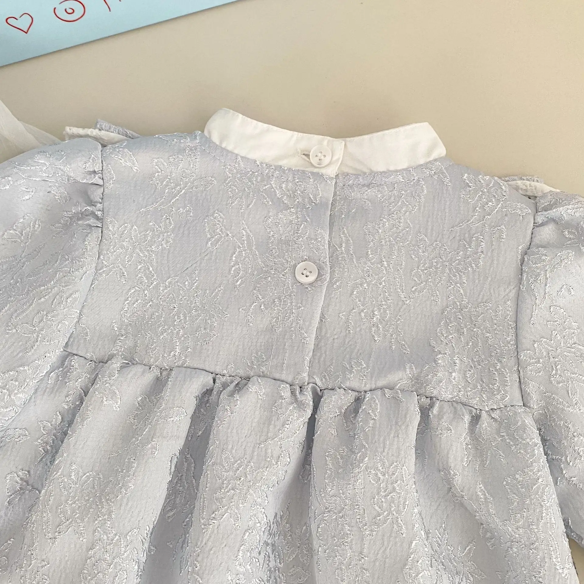 【66-90cm】フラワー刺繡プリンセスロンパース