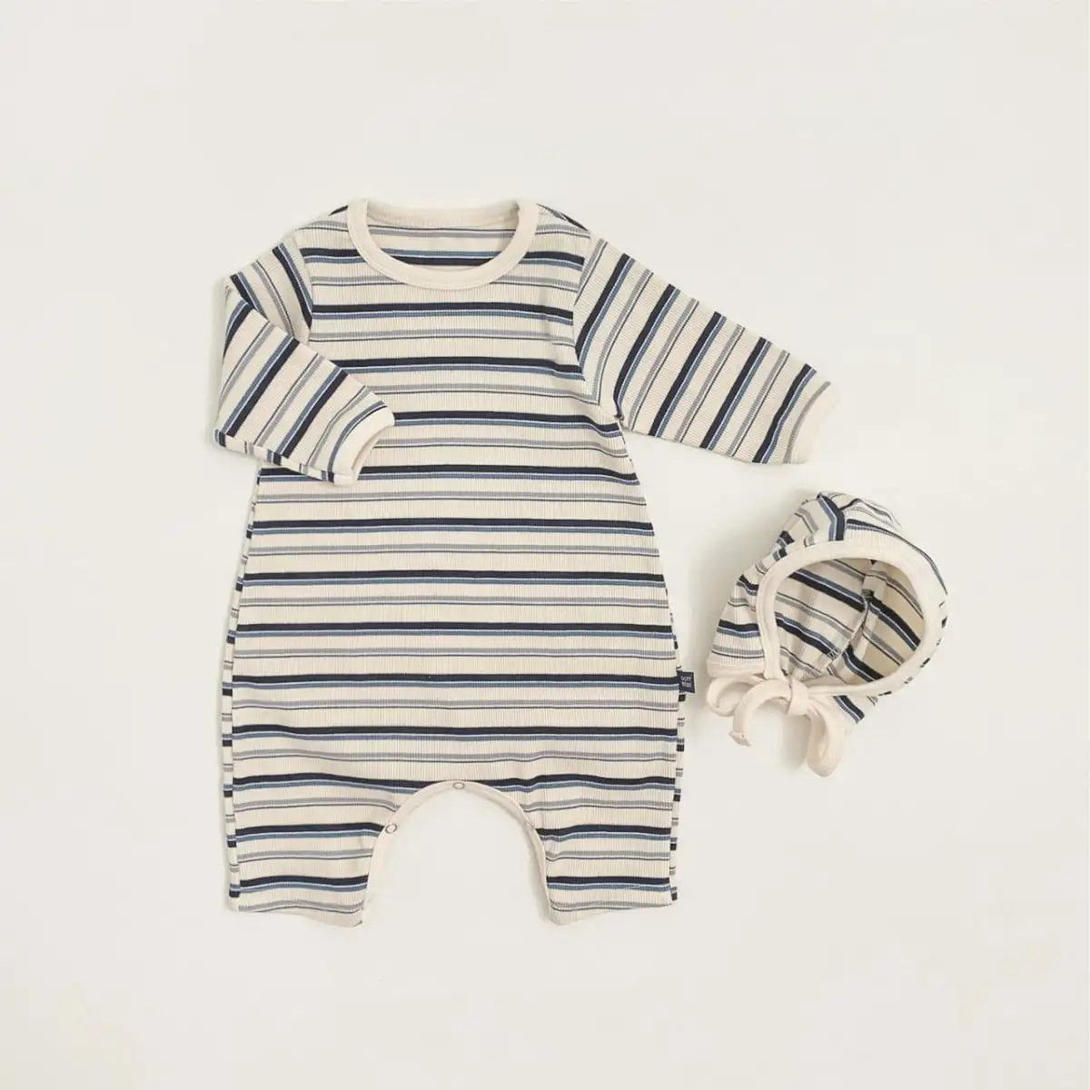 【66-90cm】カラーバリボーダーロンパース