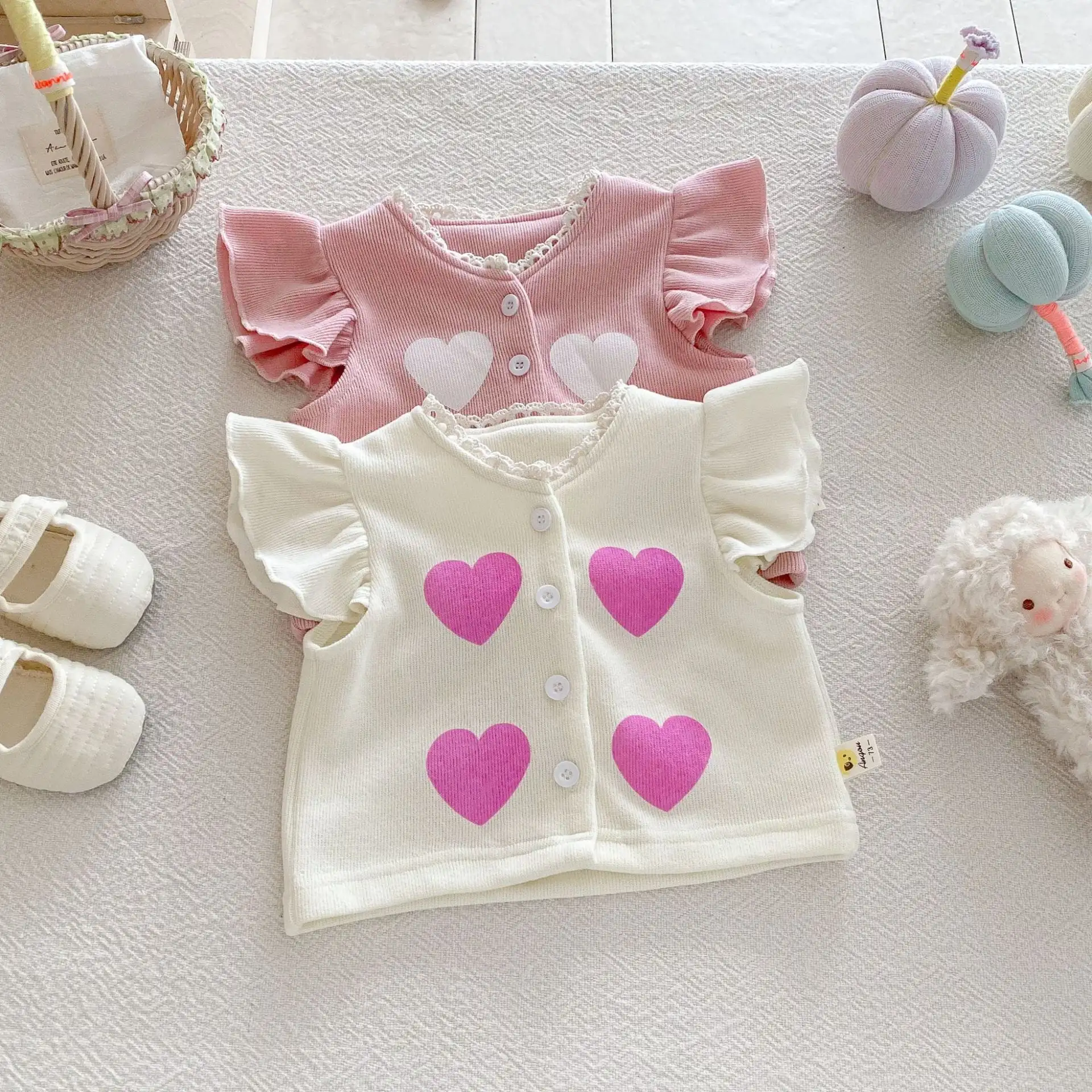 【66-100cm】可愛いフリルハートベスト