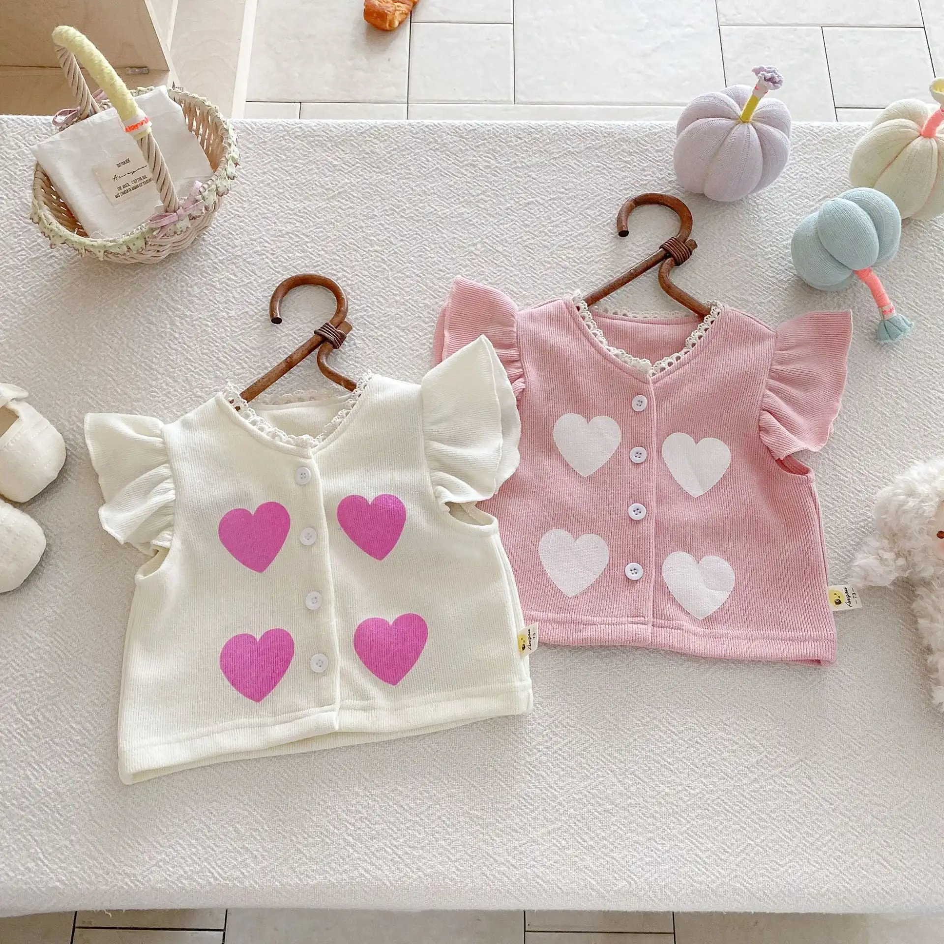 【66-100cm】可愛いフリルハートベスト