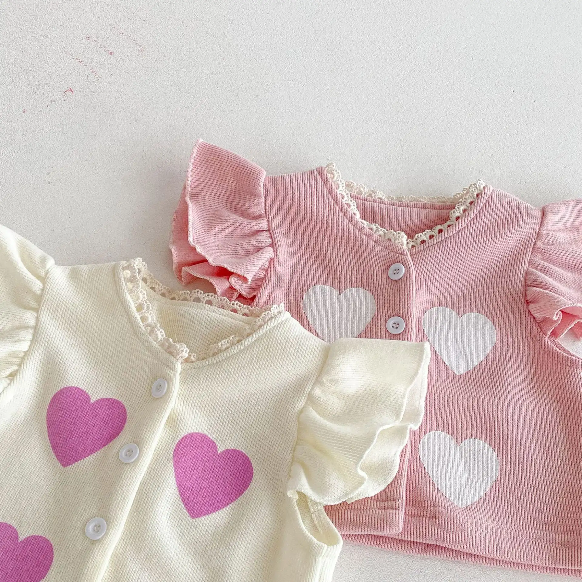 【66-100cm】可愛いフリルハートベスト