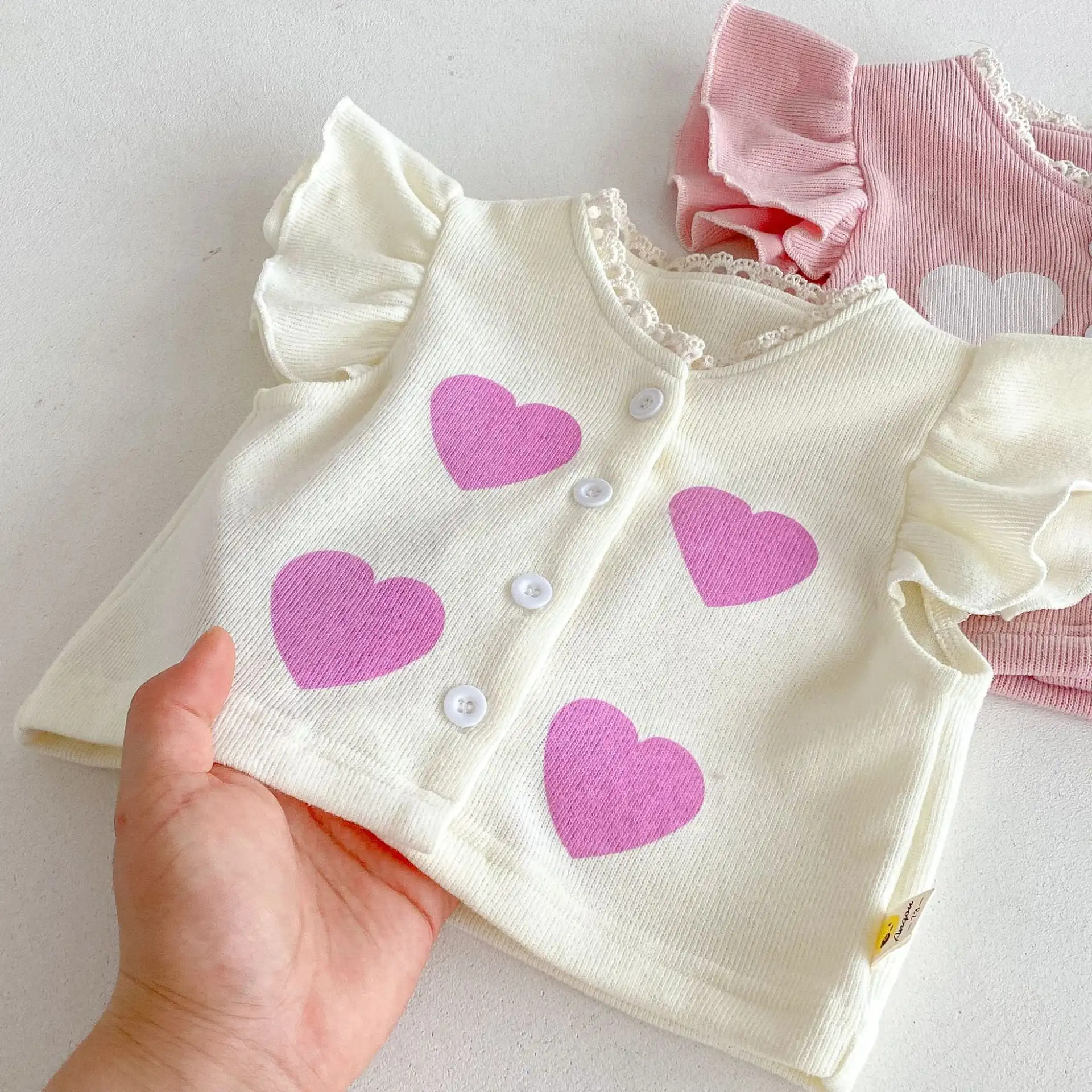 【66-100cm】可愛いフリルハートベスト