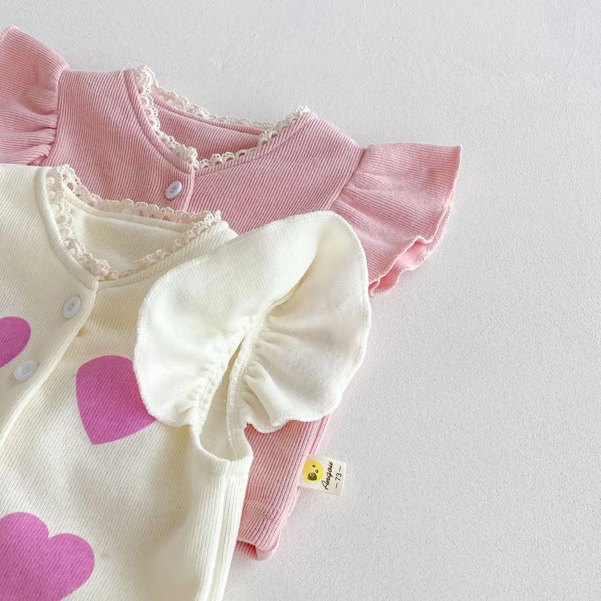 【66-100cm】可愛いフリルハートベスト