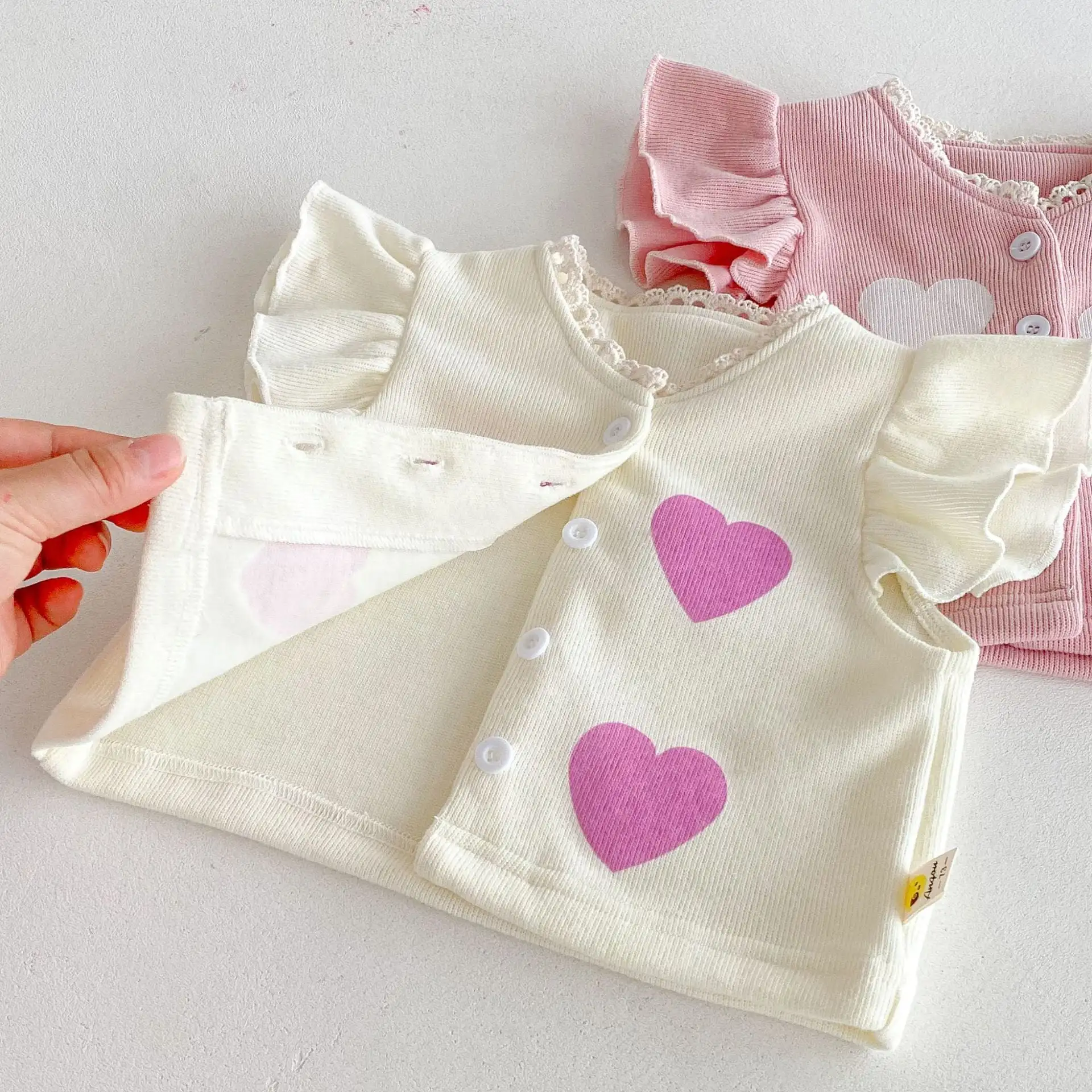 【66-100cm】可愛いフリルハートベスト