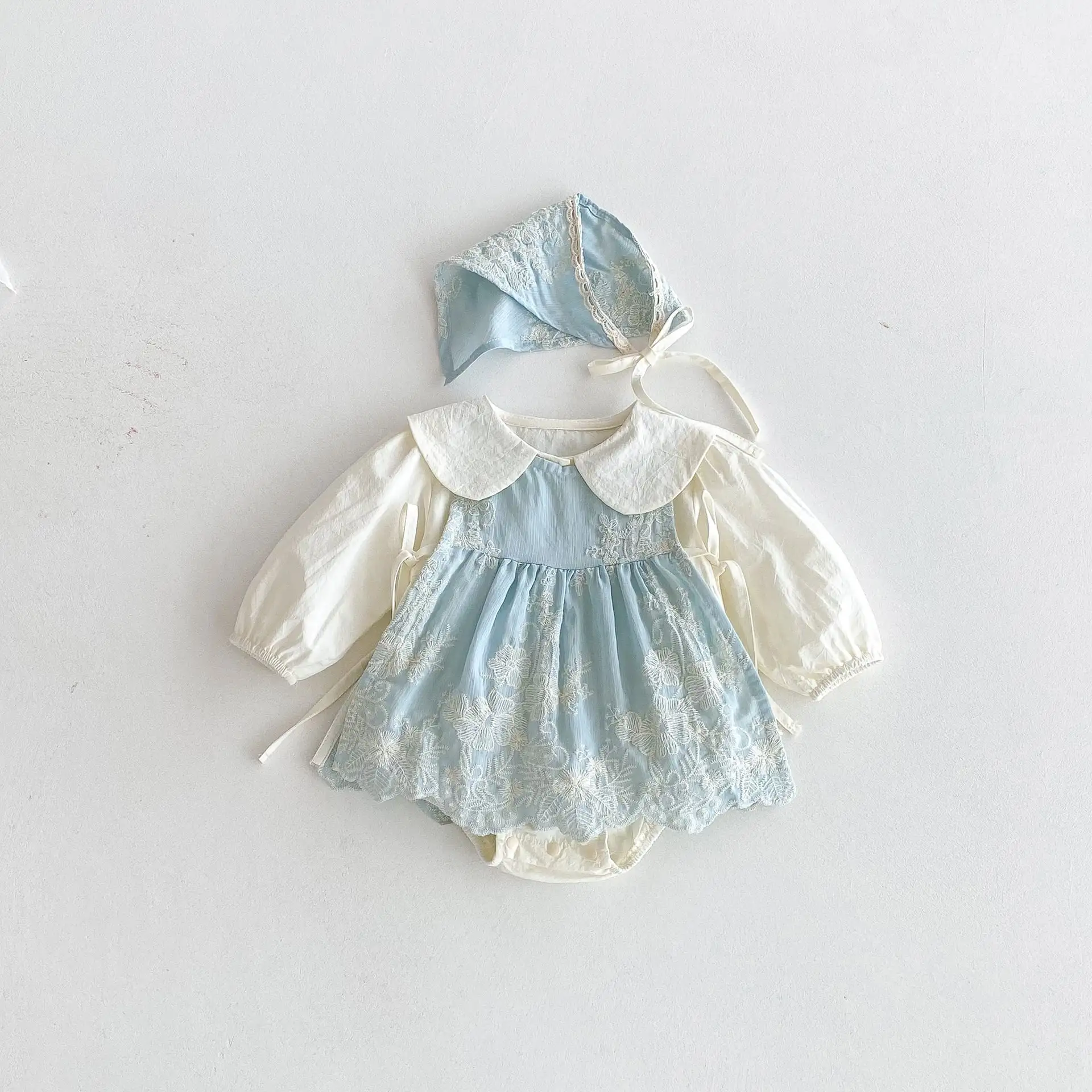 【66-90cm】ブルーフラワー刺繡ロンパース3点セット