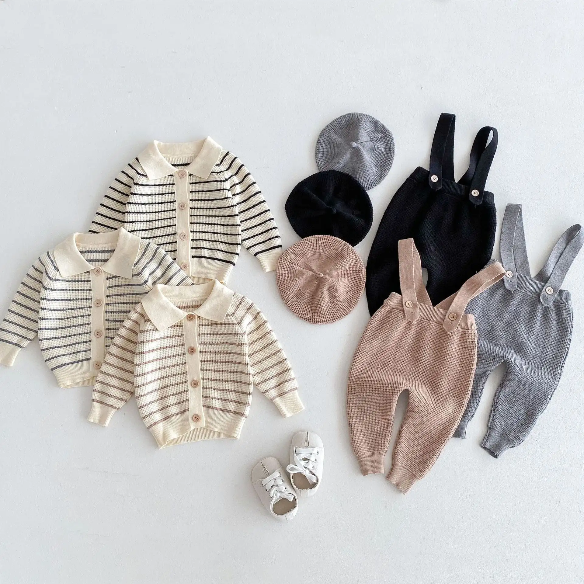 【66-90cm】ワッフルボーダーカーディガン+サロペット二点セット