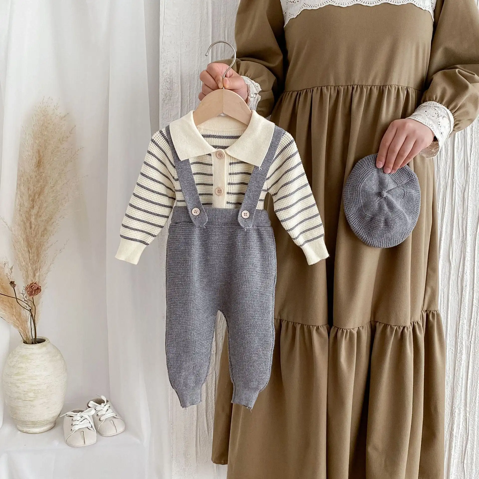 【66-90cm】ワッフルボーダーカーディガン+サロペット二点セット