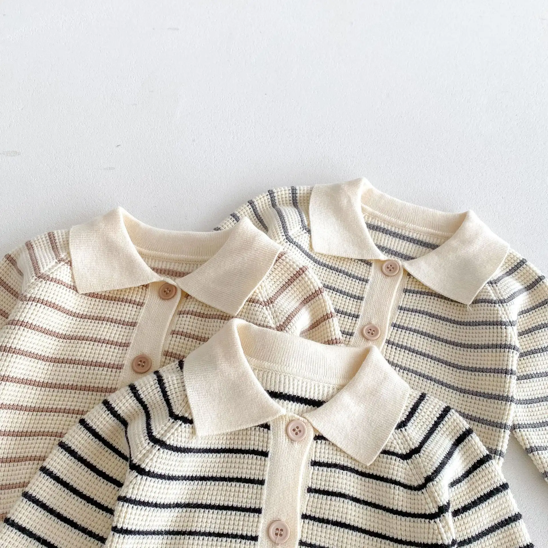 【66-90cm】ワッフルボーダーカーディガン+サロペット二点セット