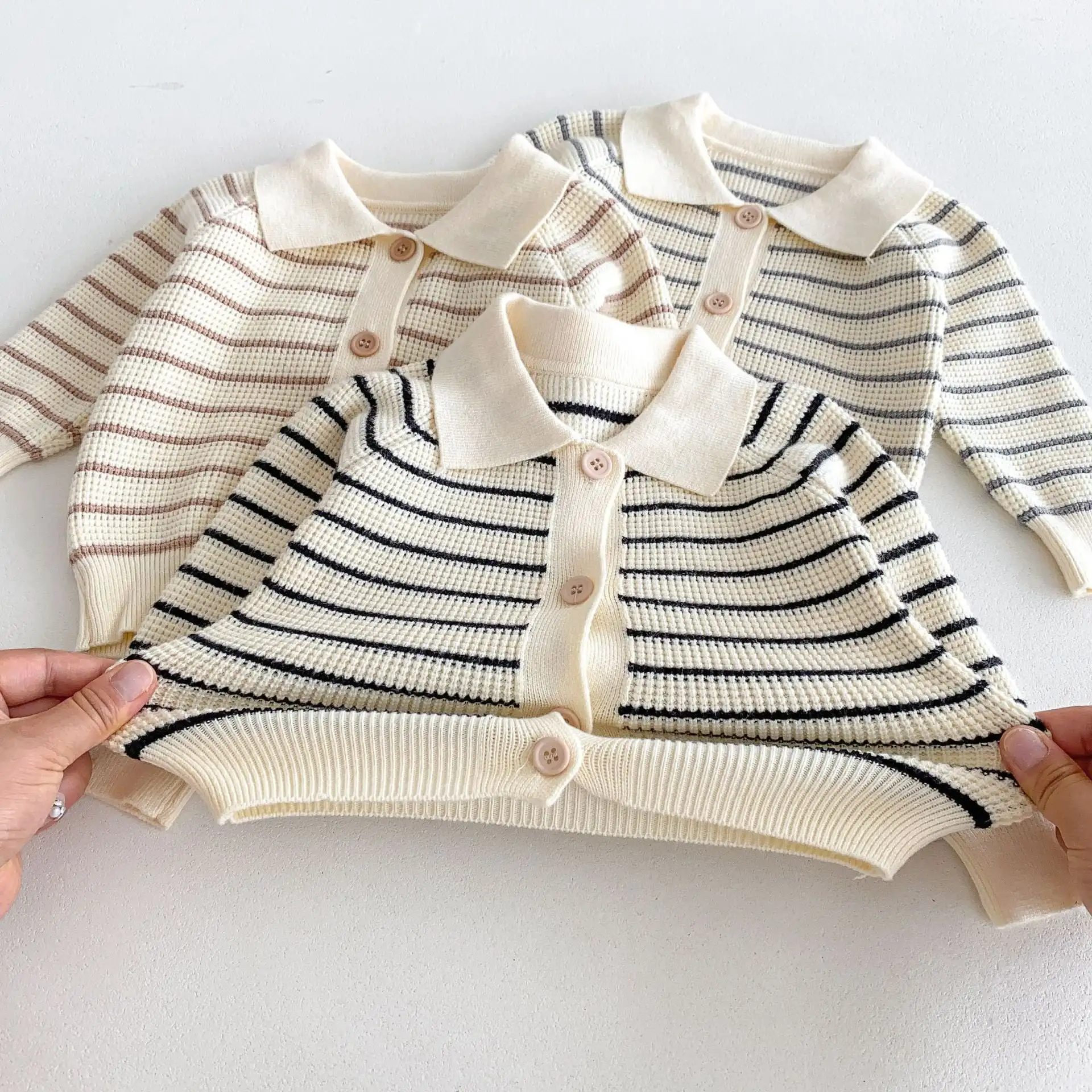 【66-90cm】ワッフルボーダーカーディガン+サロペット二点セット