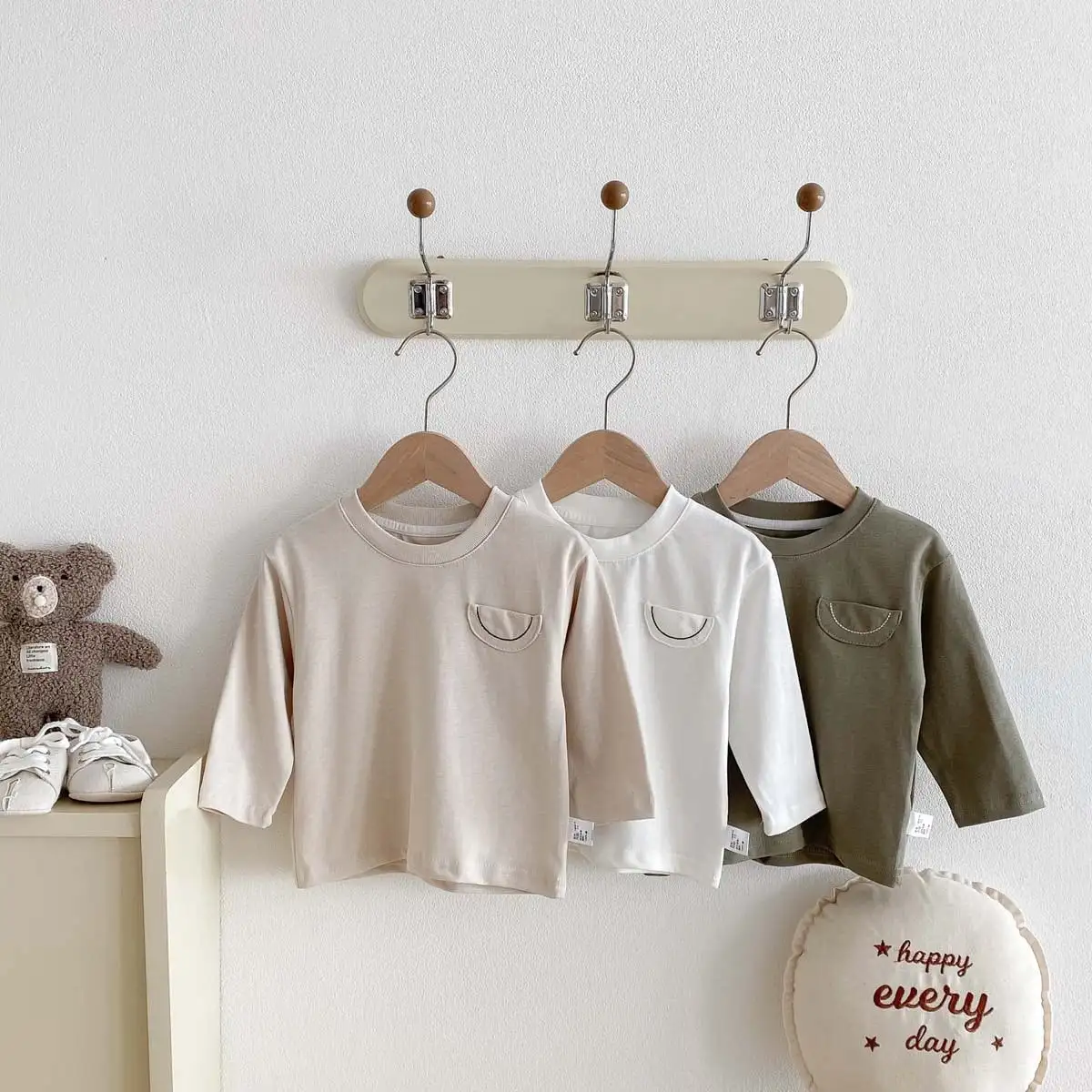 【73-100cm】パステルカラーポケット付きＴシャツ