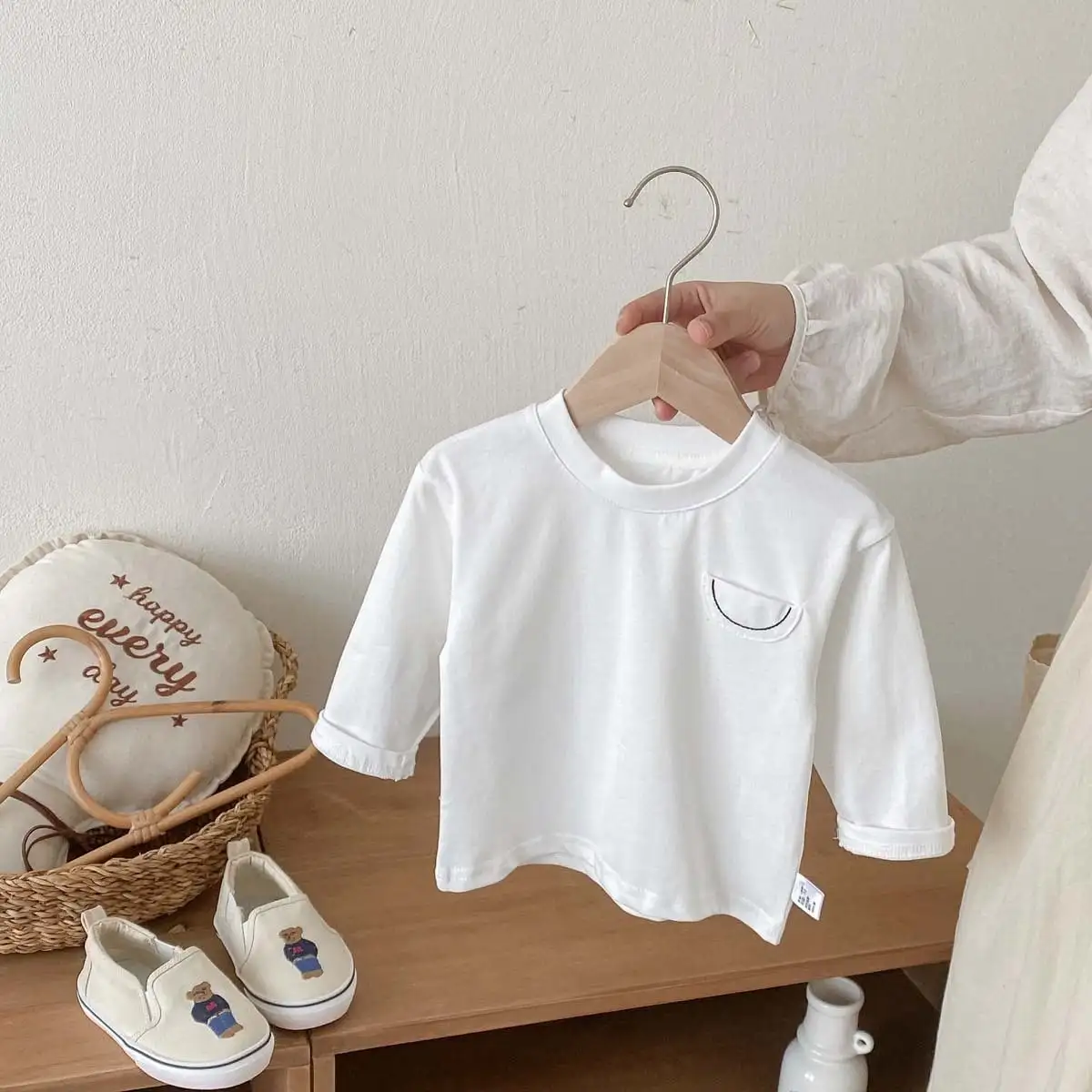 【73-100cm】パステルカラーポケット付きＴシャツ