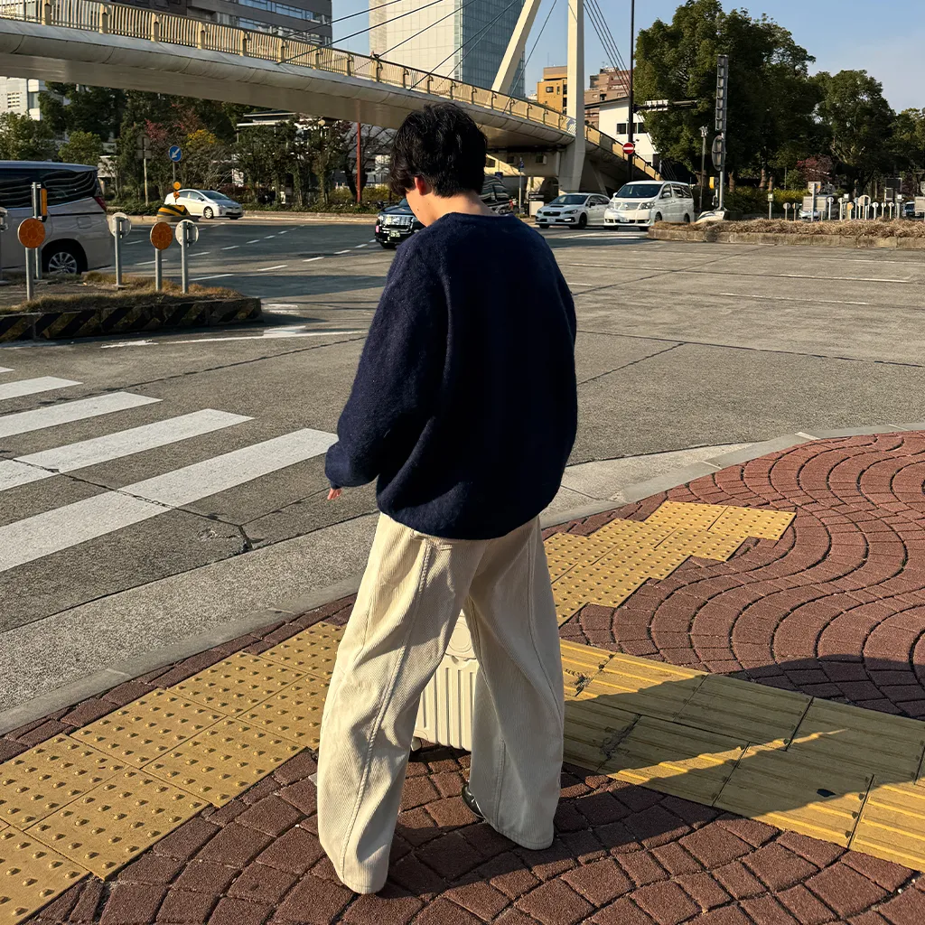 ユニセックスブラッシュレタリングニット