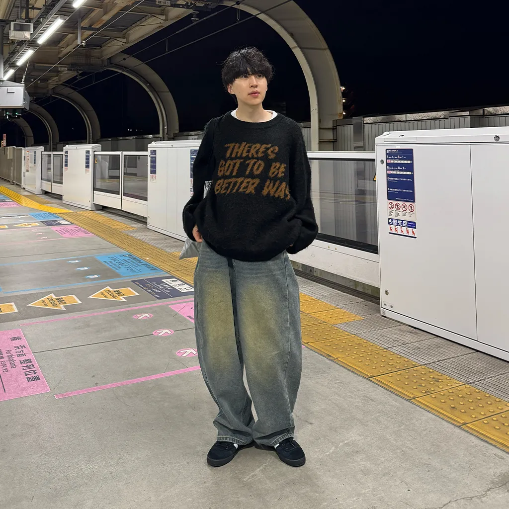ユニセックスブラッシュレタリングニット