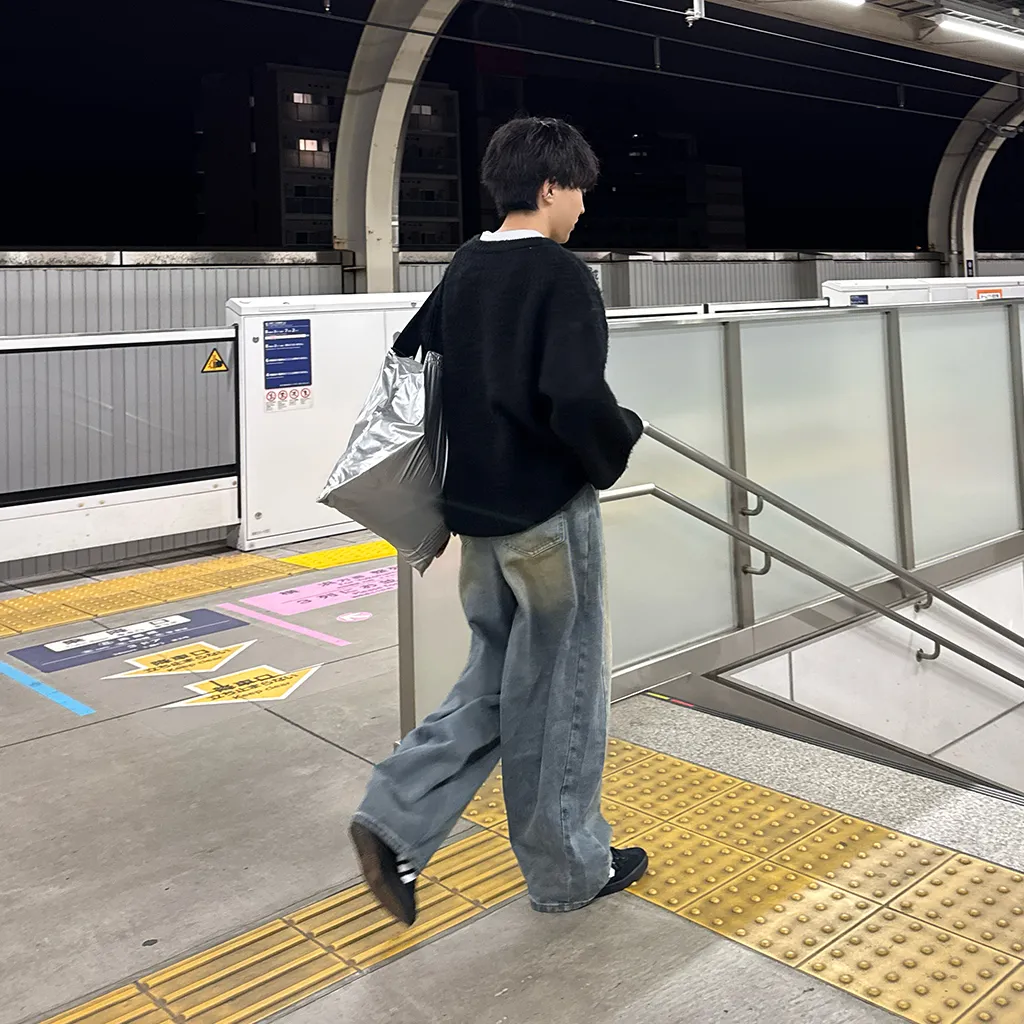 ユニセックスブラッシュレタリングニット
