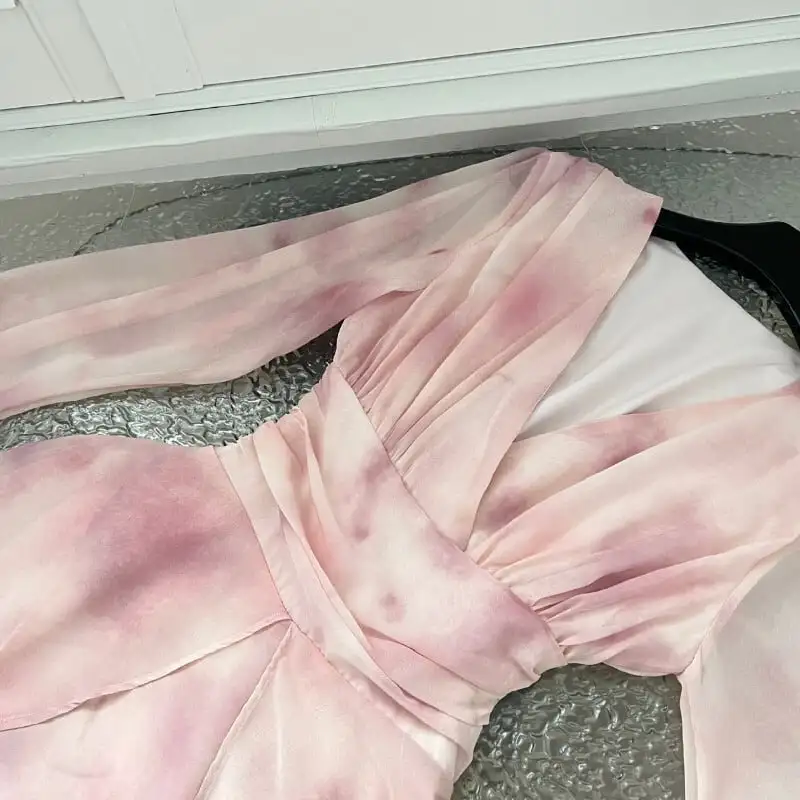 ワンピース Vネック 長袖 スウィート 女っぽさが漂う ピンク