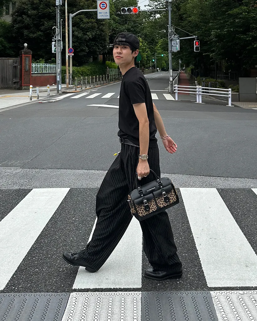 ユニセックスストライプワイドフィットスラックス