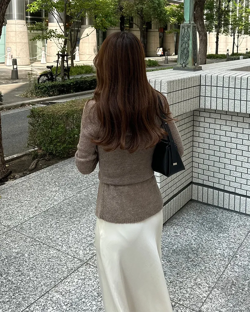 キャミニットビスチェ＆ラウンドネックカーディガンセット