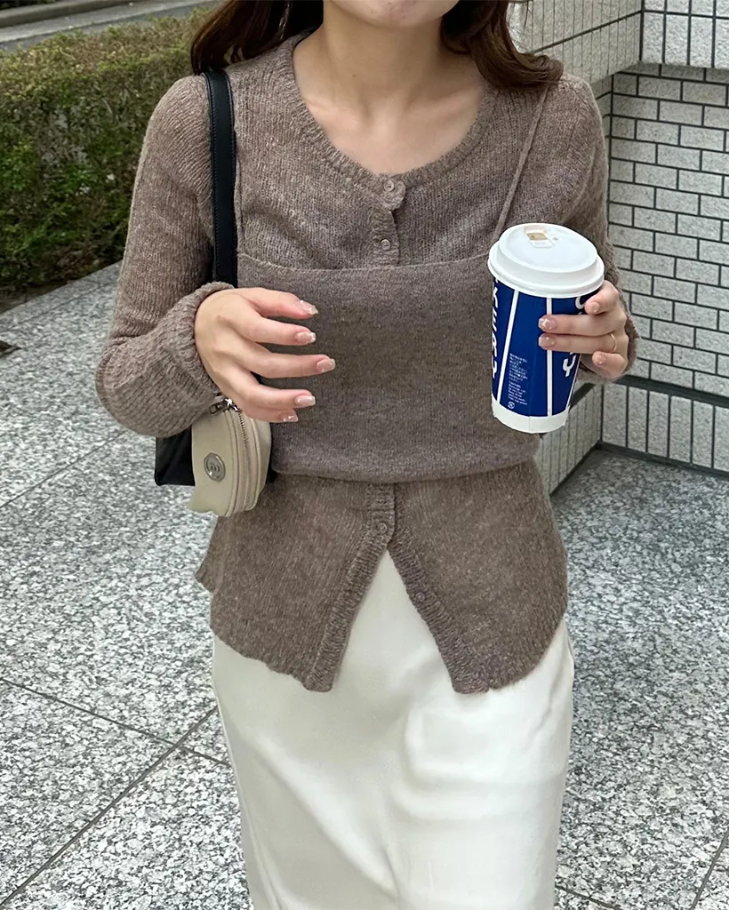 キャミニットビスチェ＆ラウンドネックカーディガンセット
