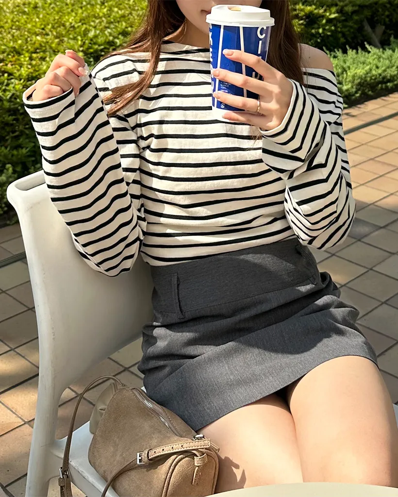 ボートネックロングスリーブTシャツ