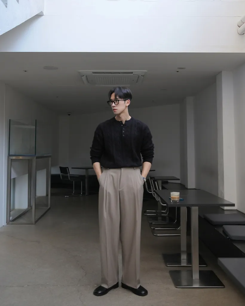 タック入りワイドスラックス