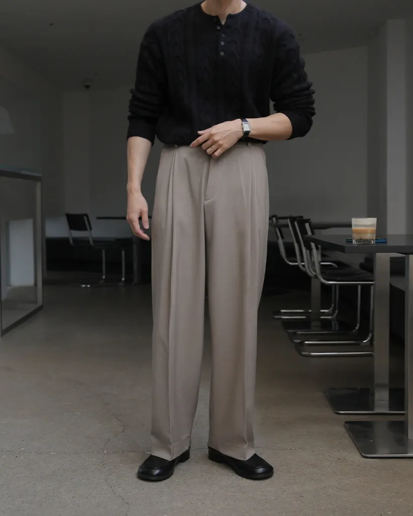 タック入りワイドスラックス