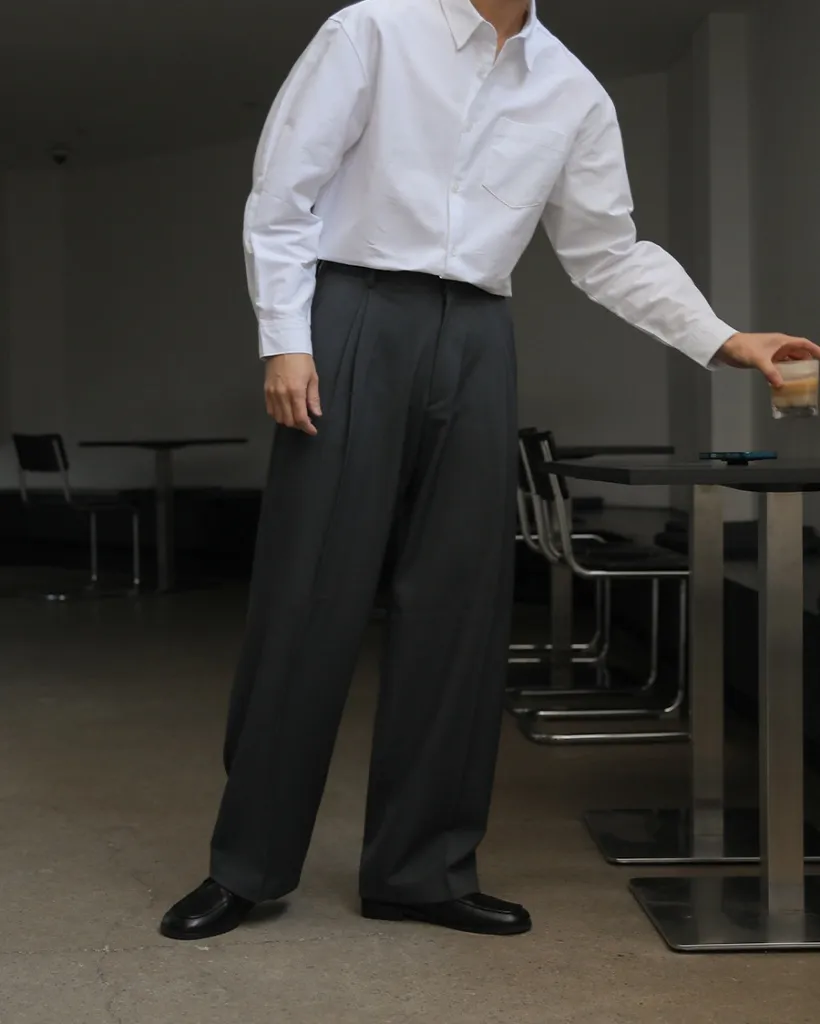 タック入りワイドスラックス