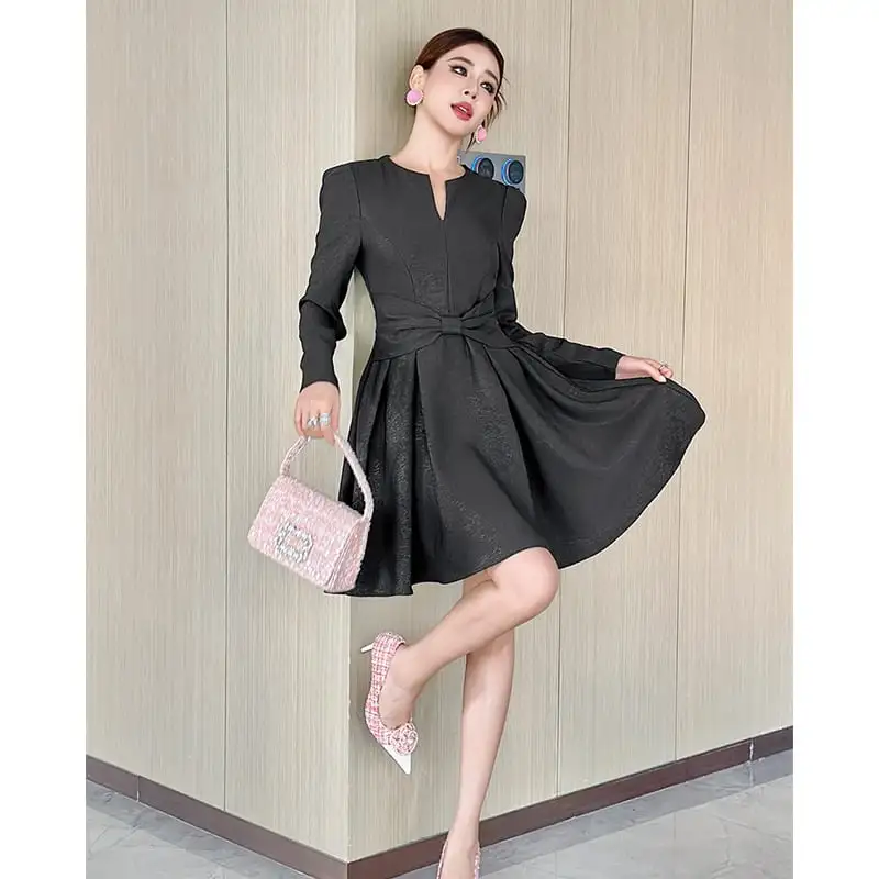 ワンピース ウエスト絞り Aライン 長袖 ブラック