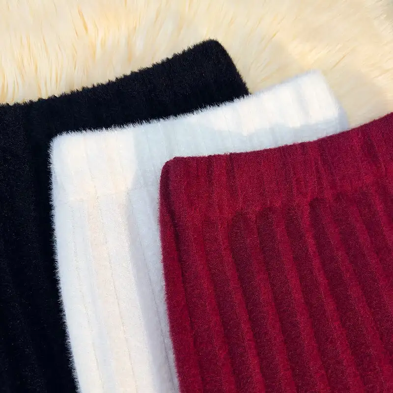 ボトムス スカート 3色展開 ミンク風生地 無地 ブラック ライトベージュ レッド