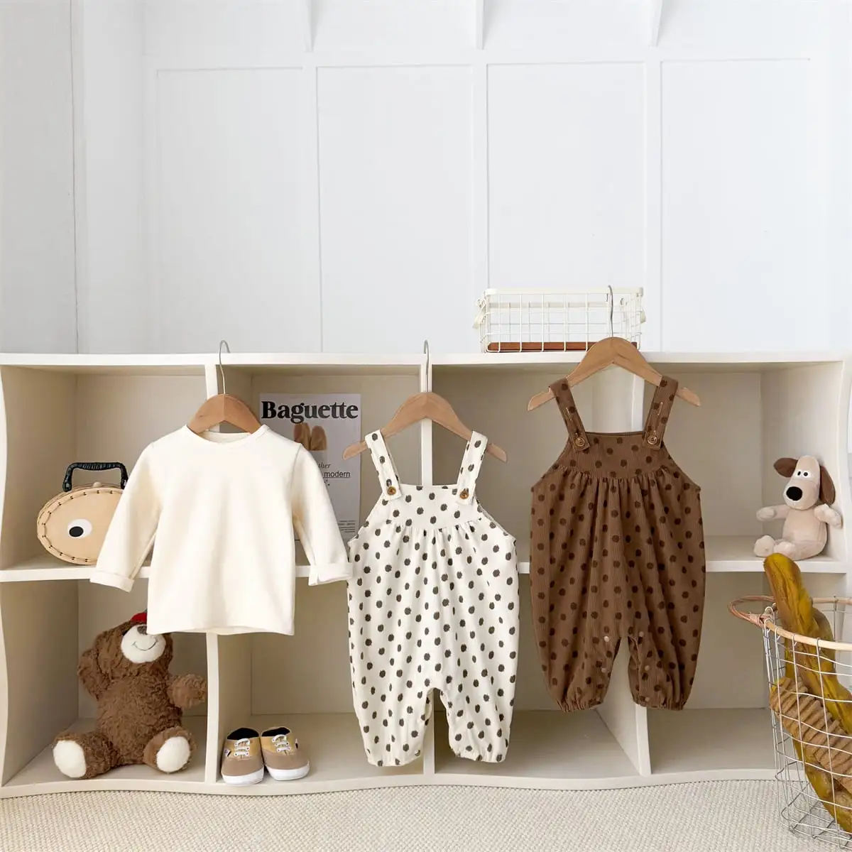 【66-100cm】秋新作　可愛いドットサロペット