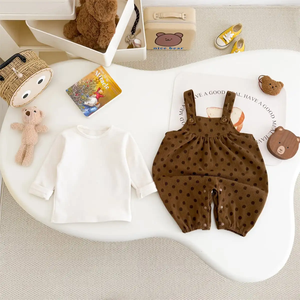 【66-100cm】秋新作　可愛いドットサロペット