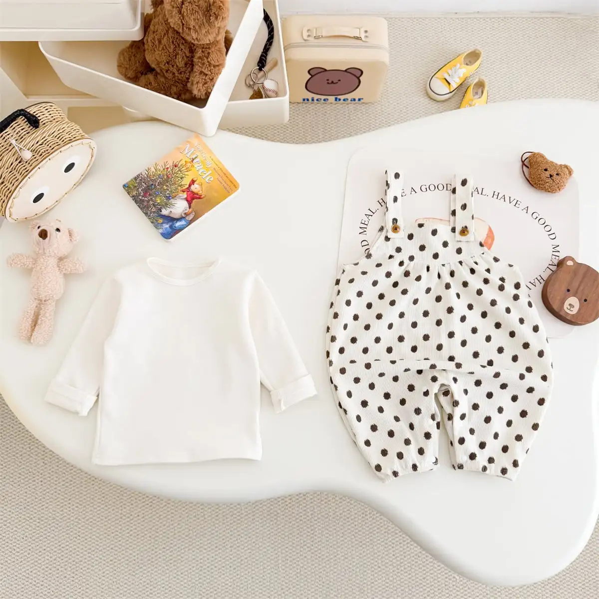 【66-100cm】秋新作　可愛いドットサロペット