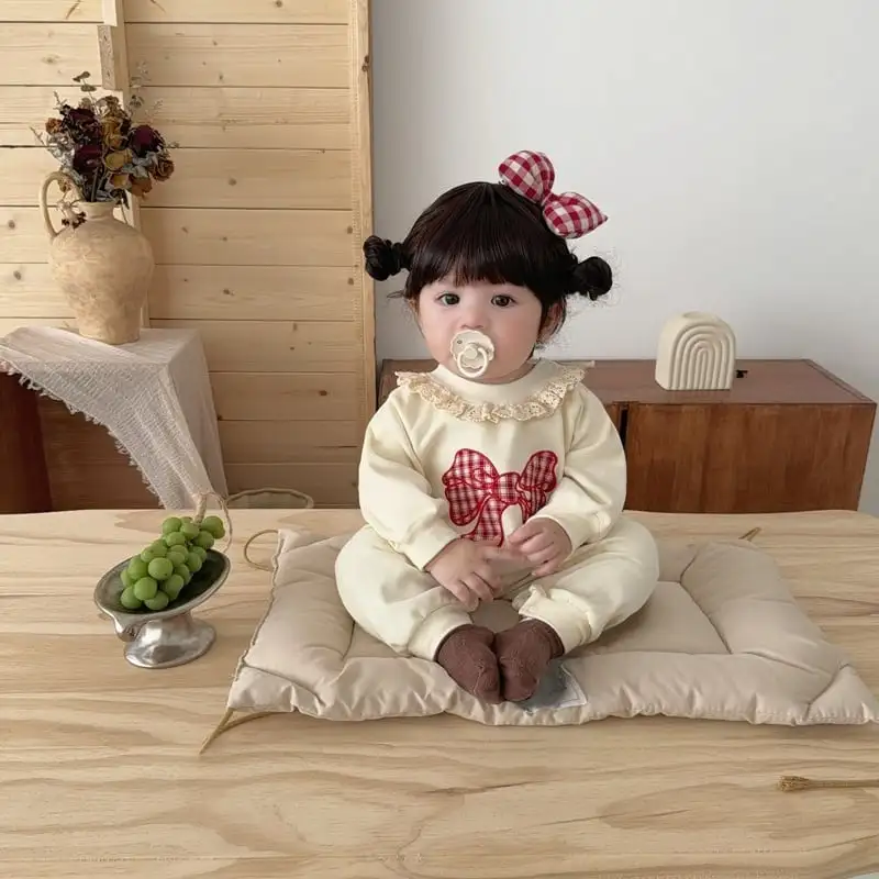 【66-100cm】レッド蝶結びプリントロンパース