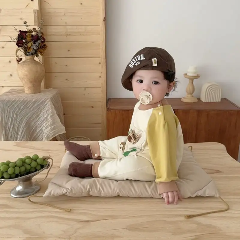 【66-100cm】カラーバリツリー柄ロンパース