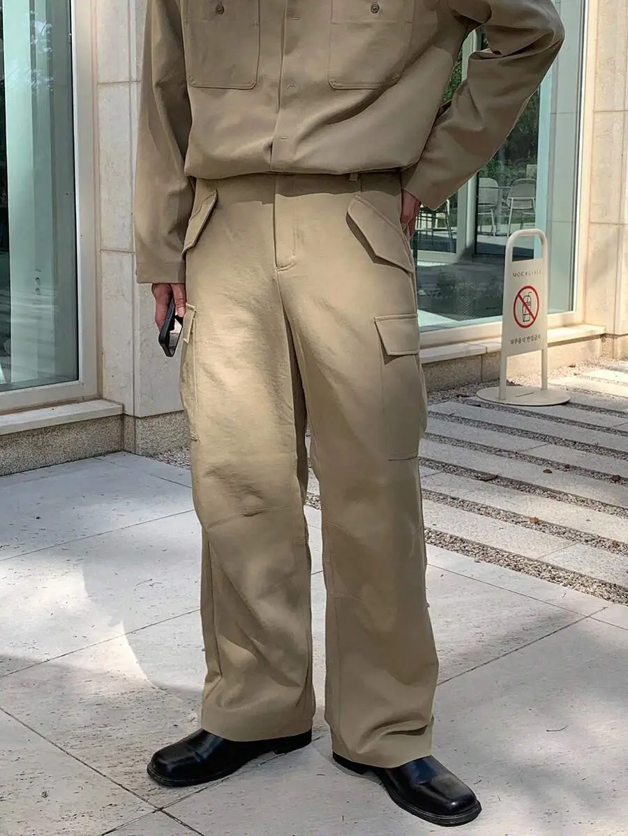 メンズジャケット付きカーゴパンツコーデ ブラウン