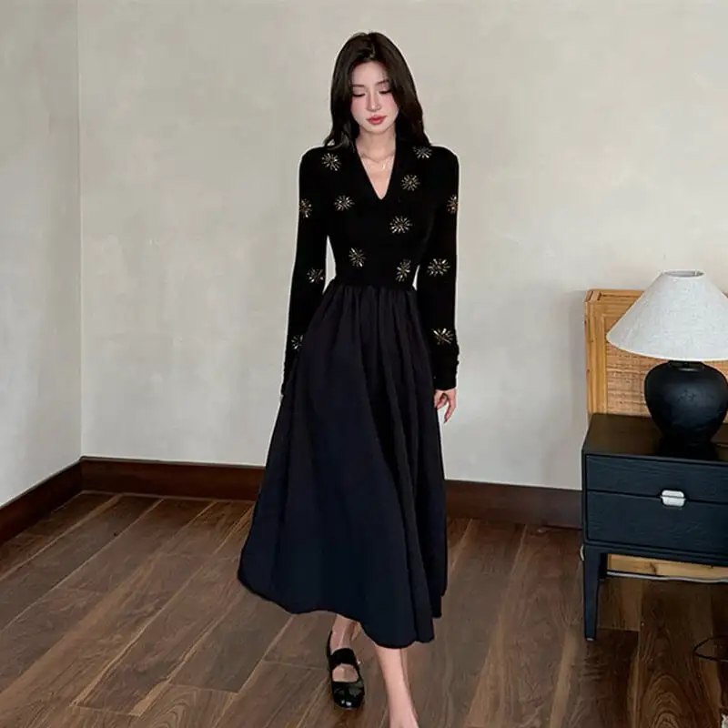 ワンピース 気品 Vネック シールスパンコール加工 ブラック