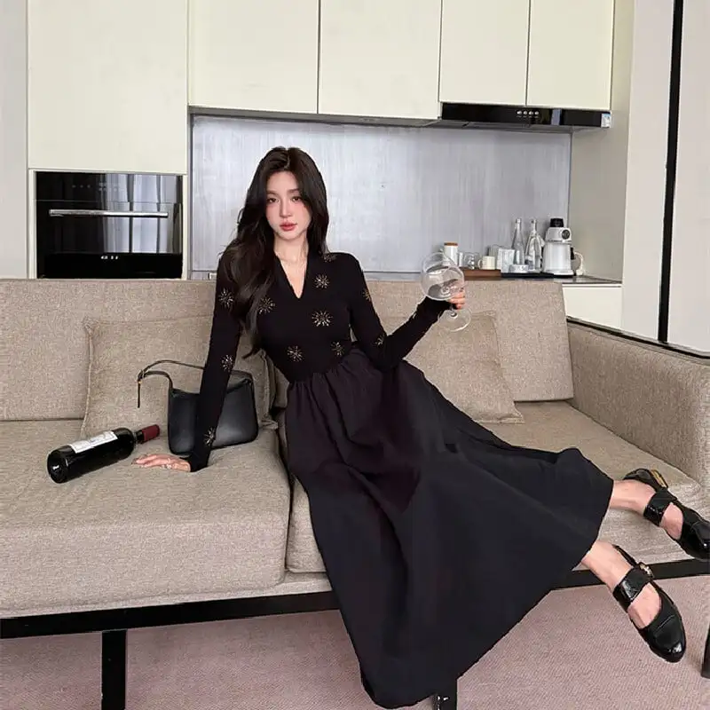 ワンピース 気品 Vネック シールスパンコール加工 ブラック