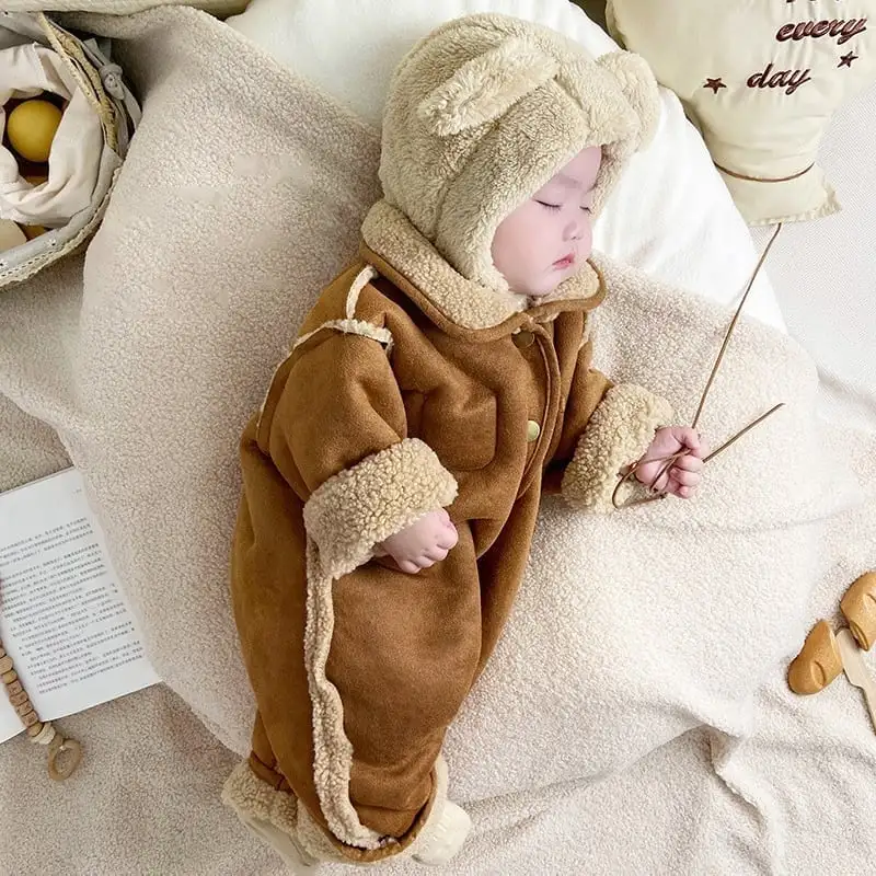 【66-100cm】リバーシブルもこもこブラウンロンパース