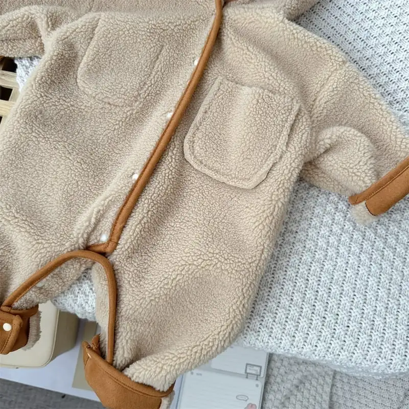 【66-100cm】リバーシブルもこもこブラウンロンパース