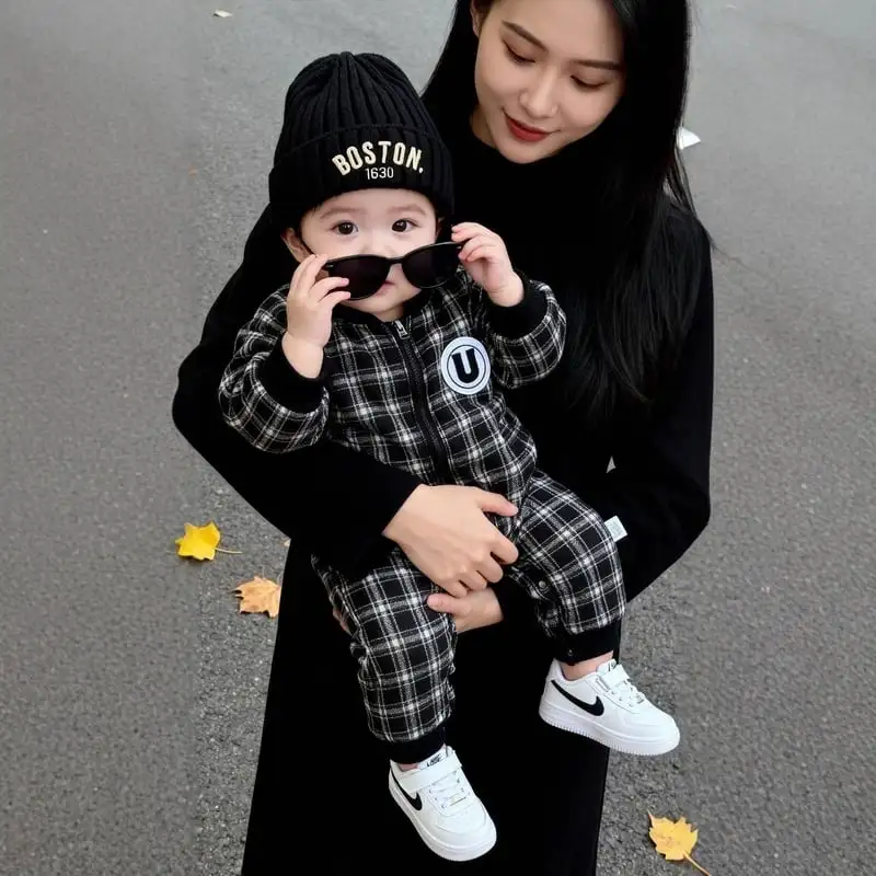 【66-100cm】リバーシブルチェック暖かいロンパース