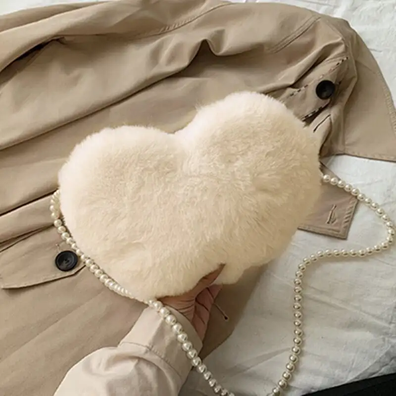 バッグ ショルダーバッグ 可愛い チェーンバッグ 大容量 ビロード 心 ファッション