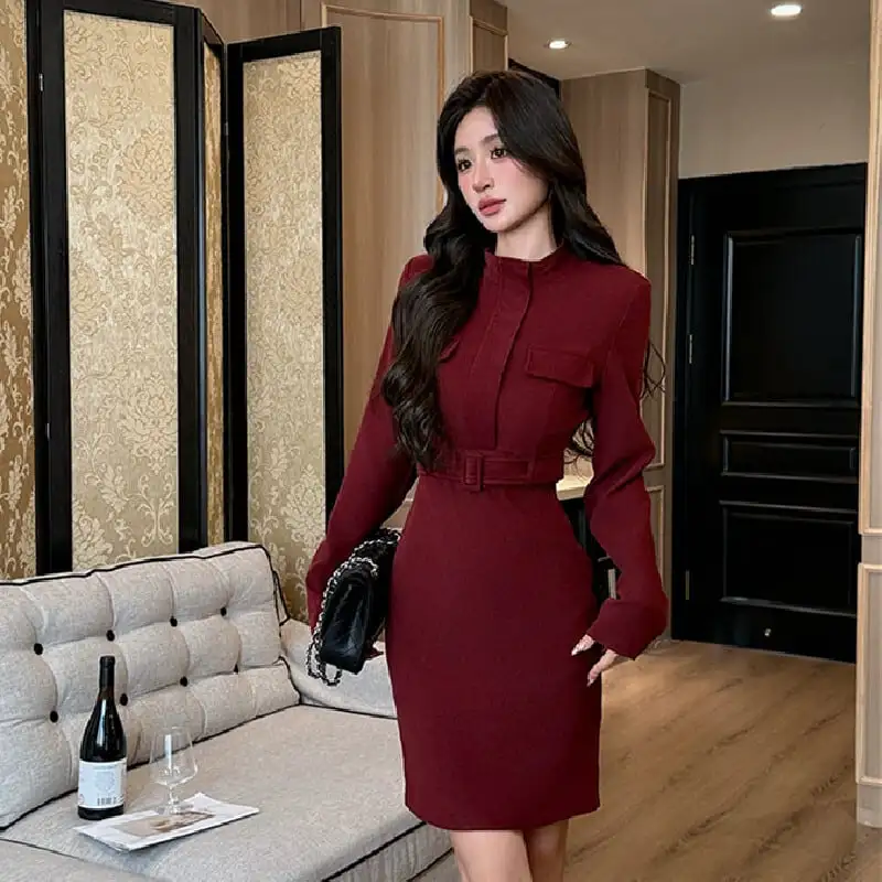 オフィスカジュアル ワークウェア風 スタンドカラー タイトドレス レッド