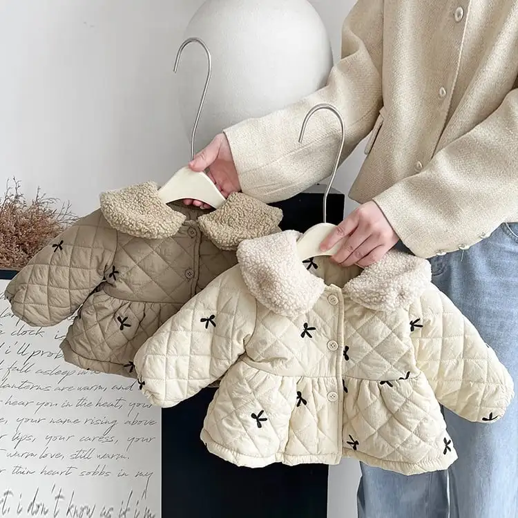 【BABY】冬新作　暖かいリボン柄アウター