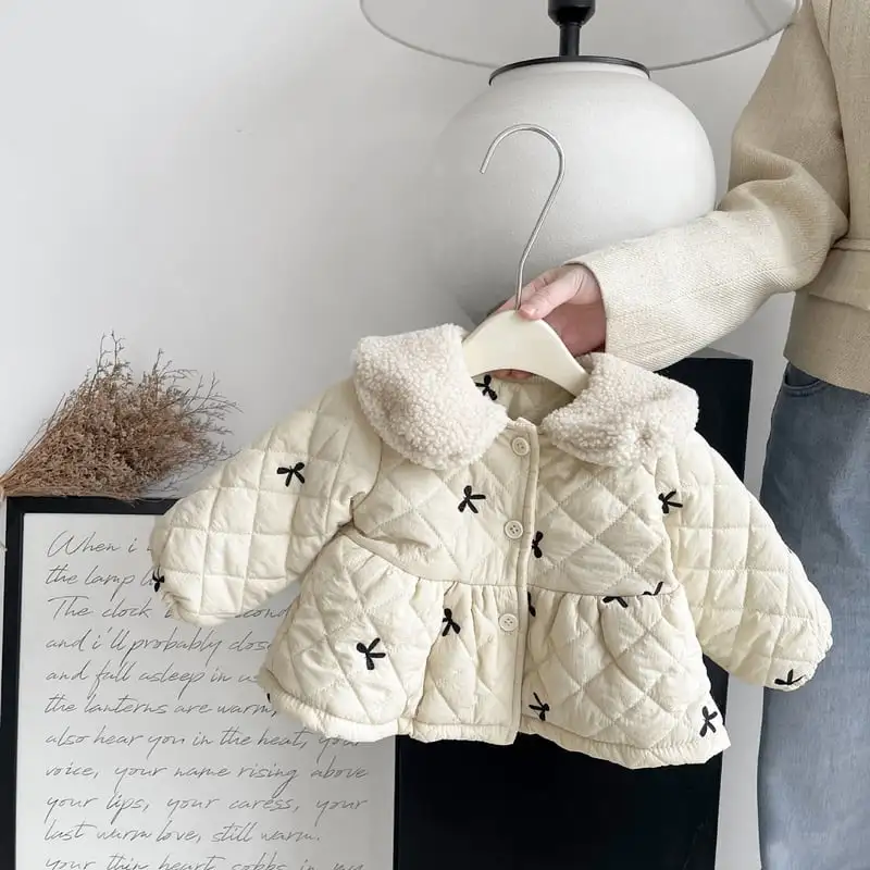 【BABY】冬新作　暖かいリボン柄アウター