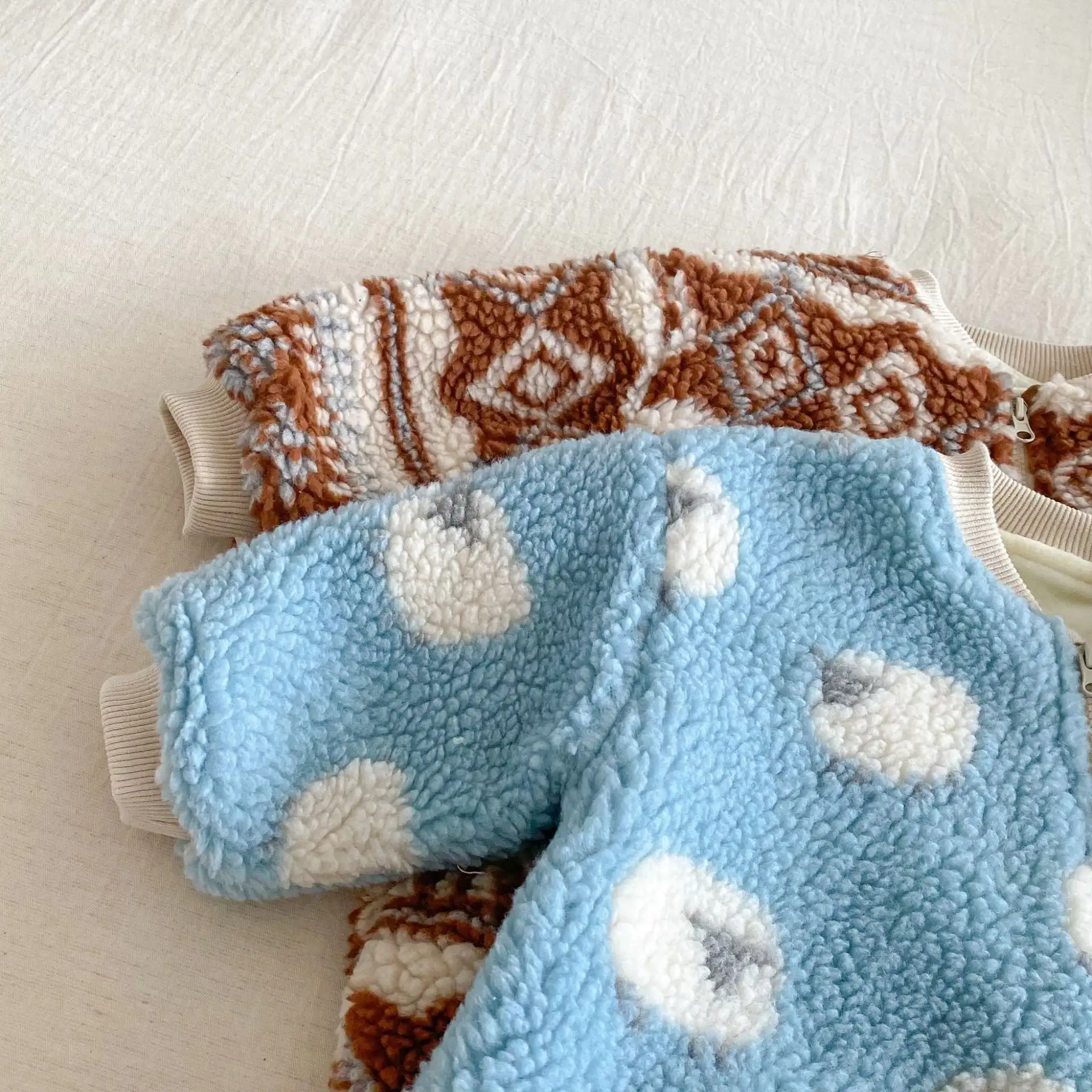 【66-90cm】暖かいヒツジ柄ロンパース＆帽子