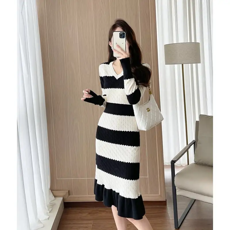 ワンピース ニット 配色 Vネック 気質溢れる ストライプ柄