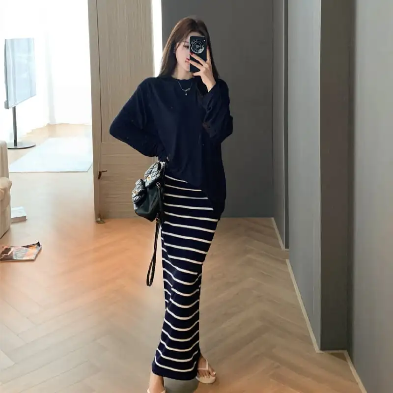 セットアップ 無地 長袖 Tシャツ+ストライプ柄 スカート ダークブルー