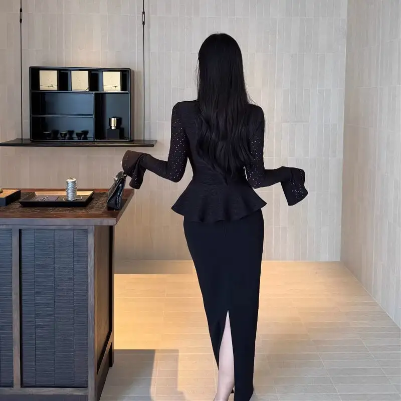 セットアップ スクエアネック スピーカースリーブ トップス+バックスリット スカート