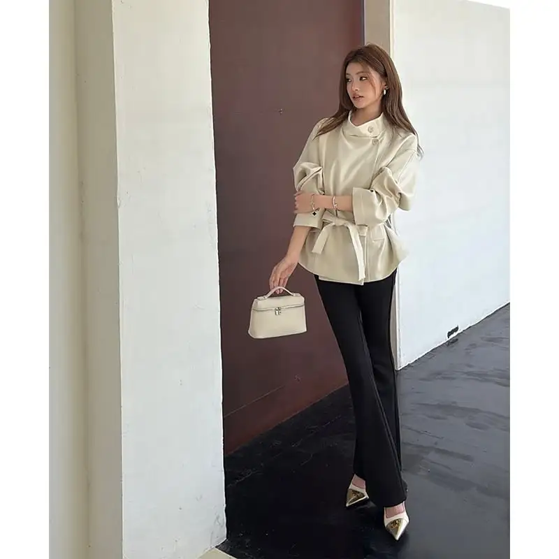 アウター スタンドカラー ショート丈 トレンチコート気質溢れる