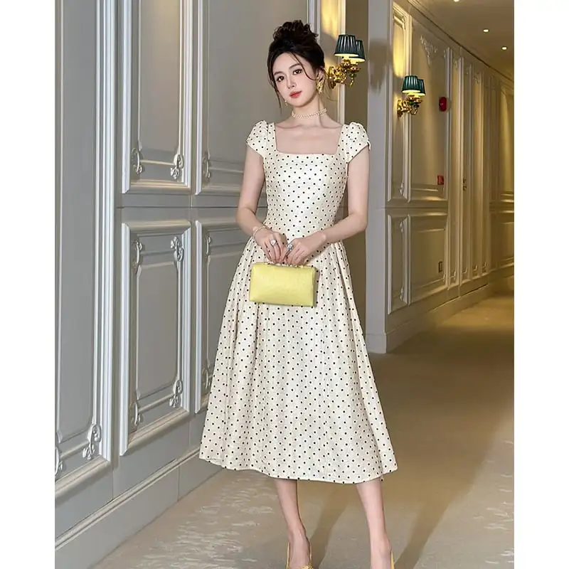 ワンピース スクエアネック レトロ 水玉模様