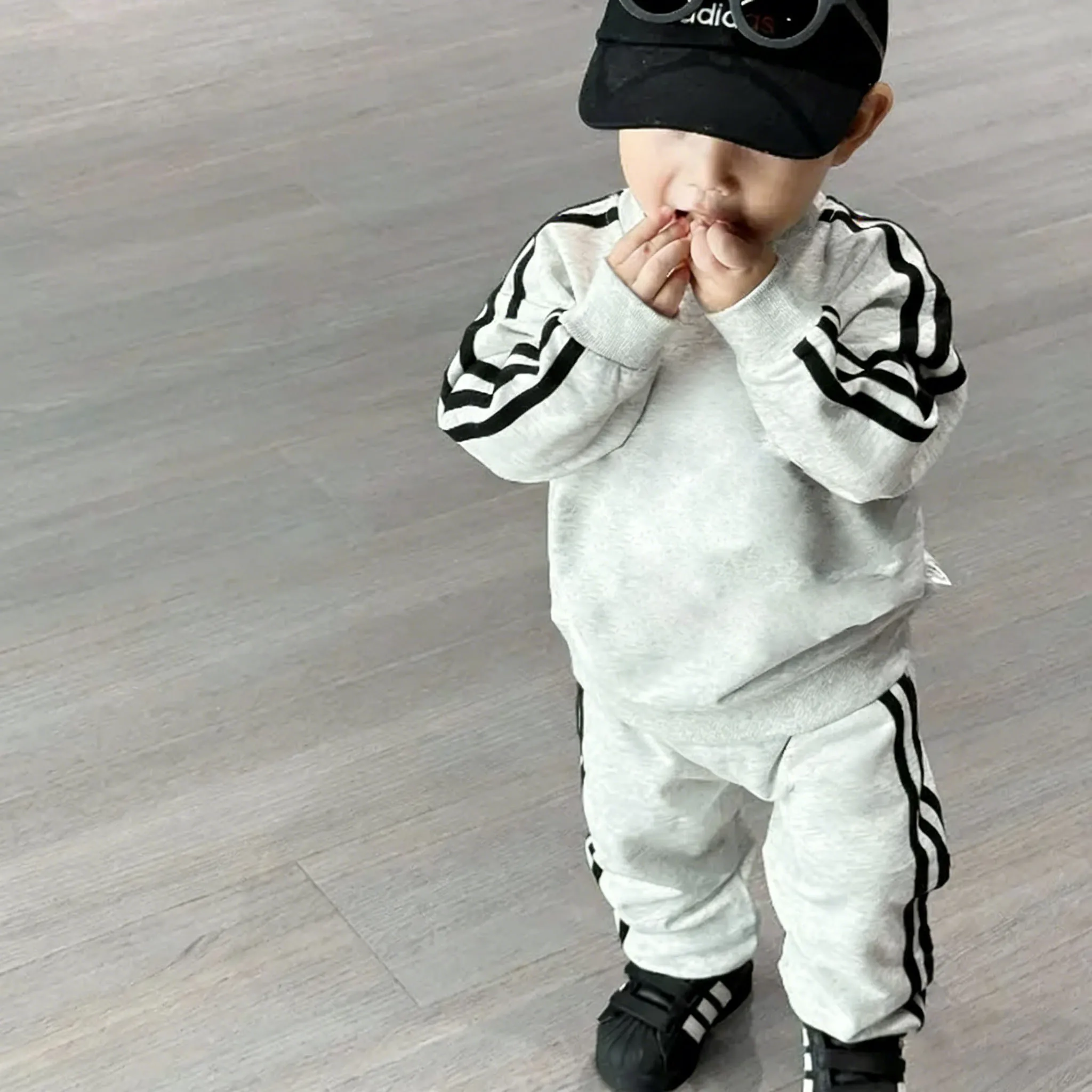 【90-150cm】二点セット SNS映えコーデに 大人気 カジュアル スポーティ トレーナー+パンツ セットアップ